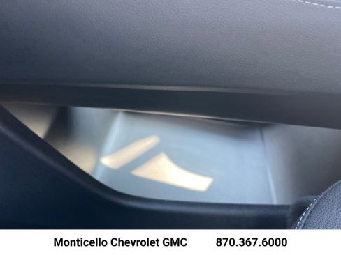New 2026 Chevrolet Traverse LT w/ LPO, Floor Liner Package FWD image 22