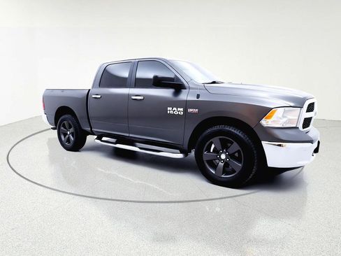 Used 2017 RAM 1500 Classic SLT image 1