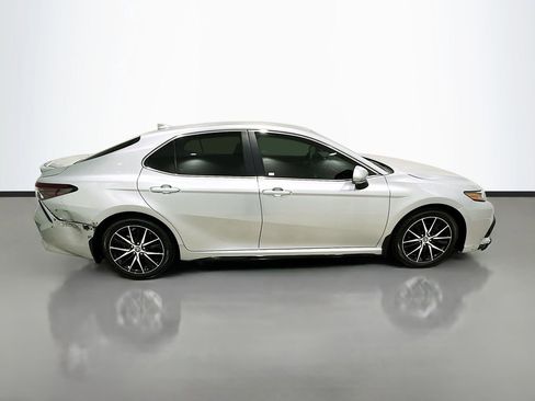 Used 2024 Toyota Camry SE FWD image 8