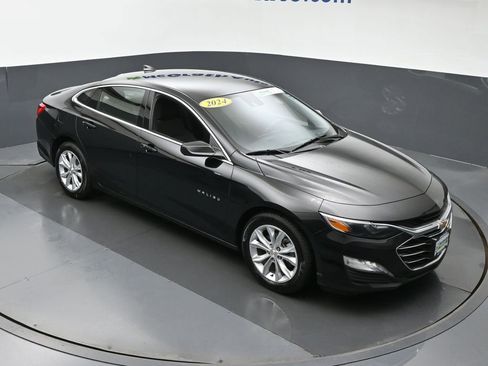 Used 2024 Chevrolet Malibu LT FWD image 2