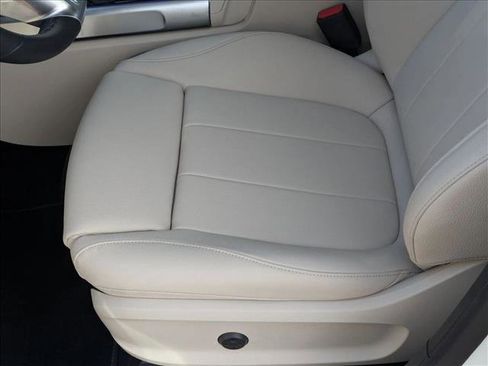 Used 2026 Mercedes-Benz GLB 250 GLB 250 image 4