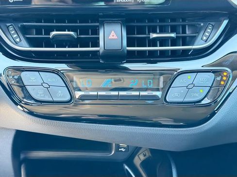 Used 2022 Toyota C-HR Limited image 30