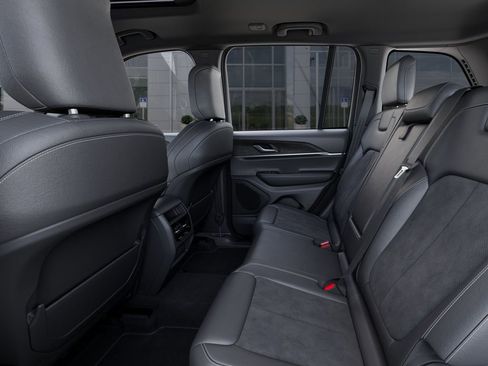 New 2026 Jeep Grand Cherokee Altitude AWD/4WD image 23