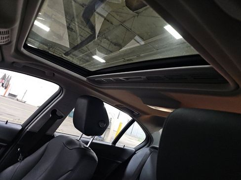 Used 2017 BMW 320i xDrive Sedan image 12