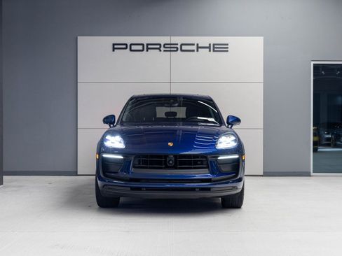 Certified 2024 Porsche Macan image 10