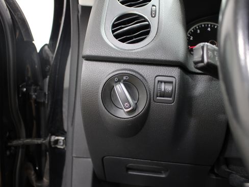Used 2014 Volkswagen Tiguan SE FWD image 8