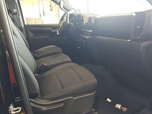 Used 2024 Chevrolet Silverado 1500 LT AWD/4WD image 20