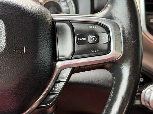 Used 2019 RAM 1500 Laramie AWD/4WD image 18