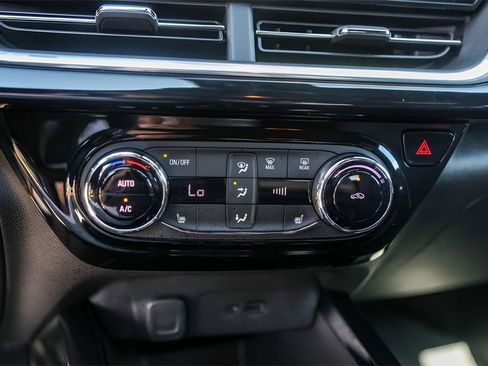 Used 2024 Chevrolet Trax RS w/ Driver Confidence Package image 21