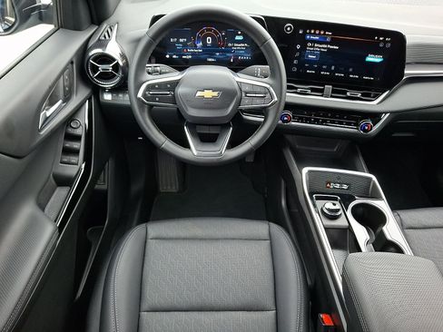Used 2026 Chevrolet Equinox LT w/ Convenience Package II AWD/4WD image 12