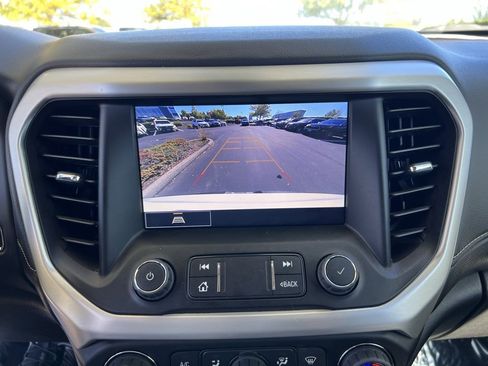 Used 2023 GMC Acadia SLT image 22