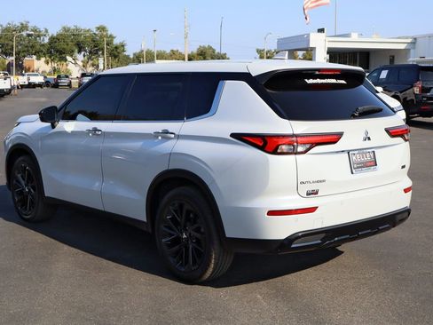 Used 2023 Mitsubishi Outlander SEL image 6