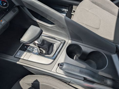 Certified 2025 Hyundai Elantra Sport FWD image 18
