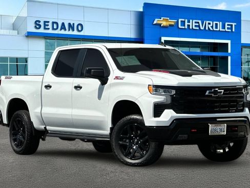 Used 2026 Chevrolet Silverado 1500 LT Trail Boss w/ Convenience Package II AWD/4WD image 2