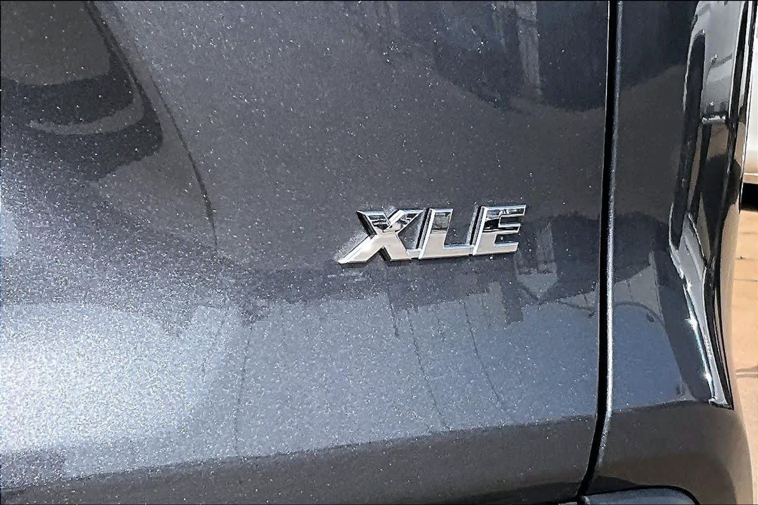 Used 2025 Toyota RAV4 XLE FWD image 10