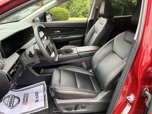 Certified 2025 Nissan Murano SV FWD image 11