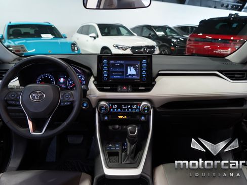 Used 2021 Toyota RAV4 XLE Premium FWD image 31
