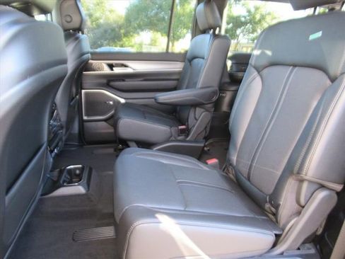 New 2026 Jeep Grand Wagoneer L w/ Premium Group I image 29