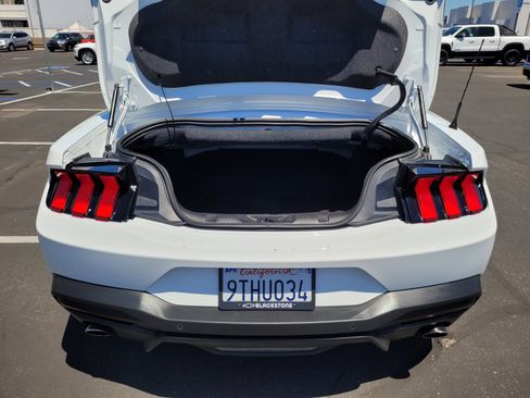 Used 2025 Ford Mustang Premium RWD image 27