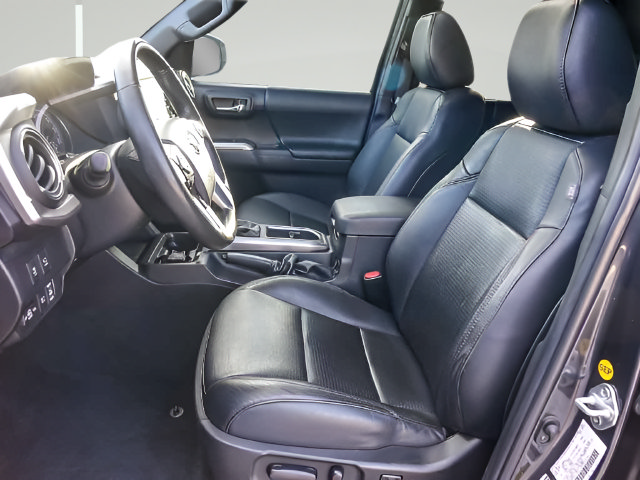 Certified 2023 Toyota Tacoma Limited AWD/4WD image 10
