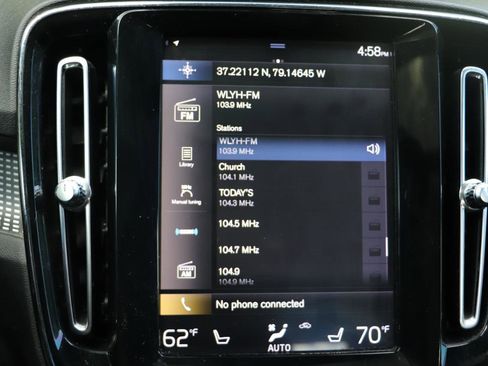 Used 2019 Volvo XC40 T4 R-Design FWD image 23