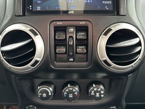 Used 2015 Jeep Wrangler Unlimited Sahara w/ Max Tow Package image 15