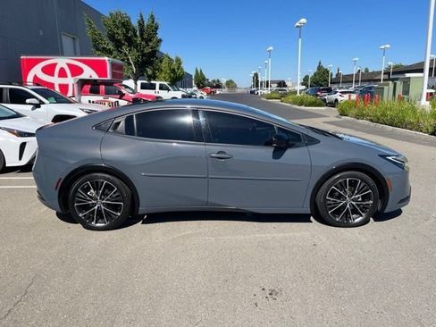 Used 2024 Toyota Prius Limited w/ Limited Premium Package FWD image 4
