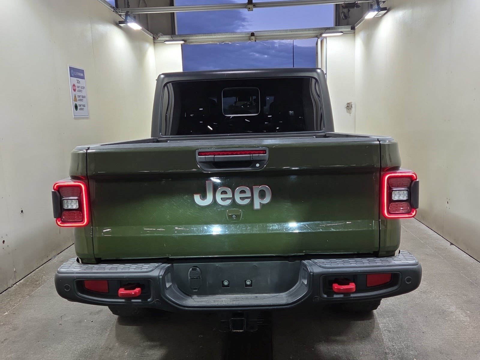 Used 2021 Jeep Gladiator Rubicon AWD/4WD image 5