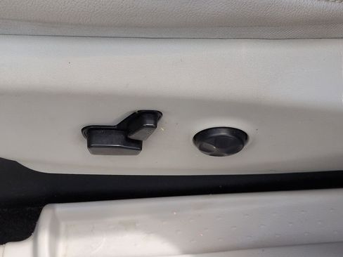 Used 2019 Chrysler Pacifica Touring-L Plus w/ Advanced Safetytec Group FWD image 20