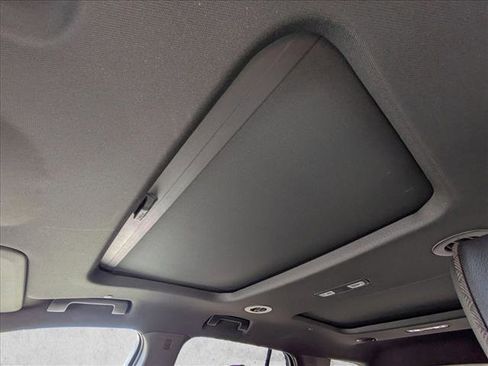 Used 2022 Chevrolet Traverse High Country image 15