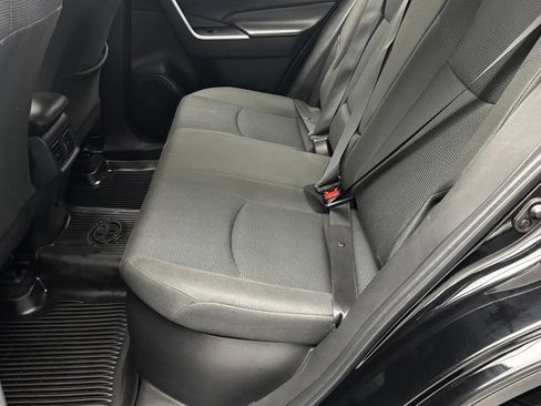 Used 2024 Toyota RAV4 LE AWD/4WD image 32
