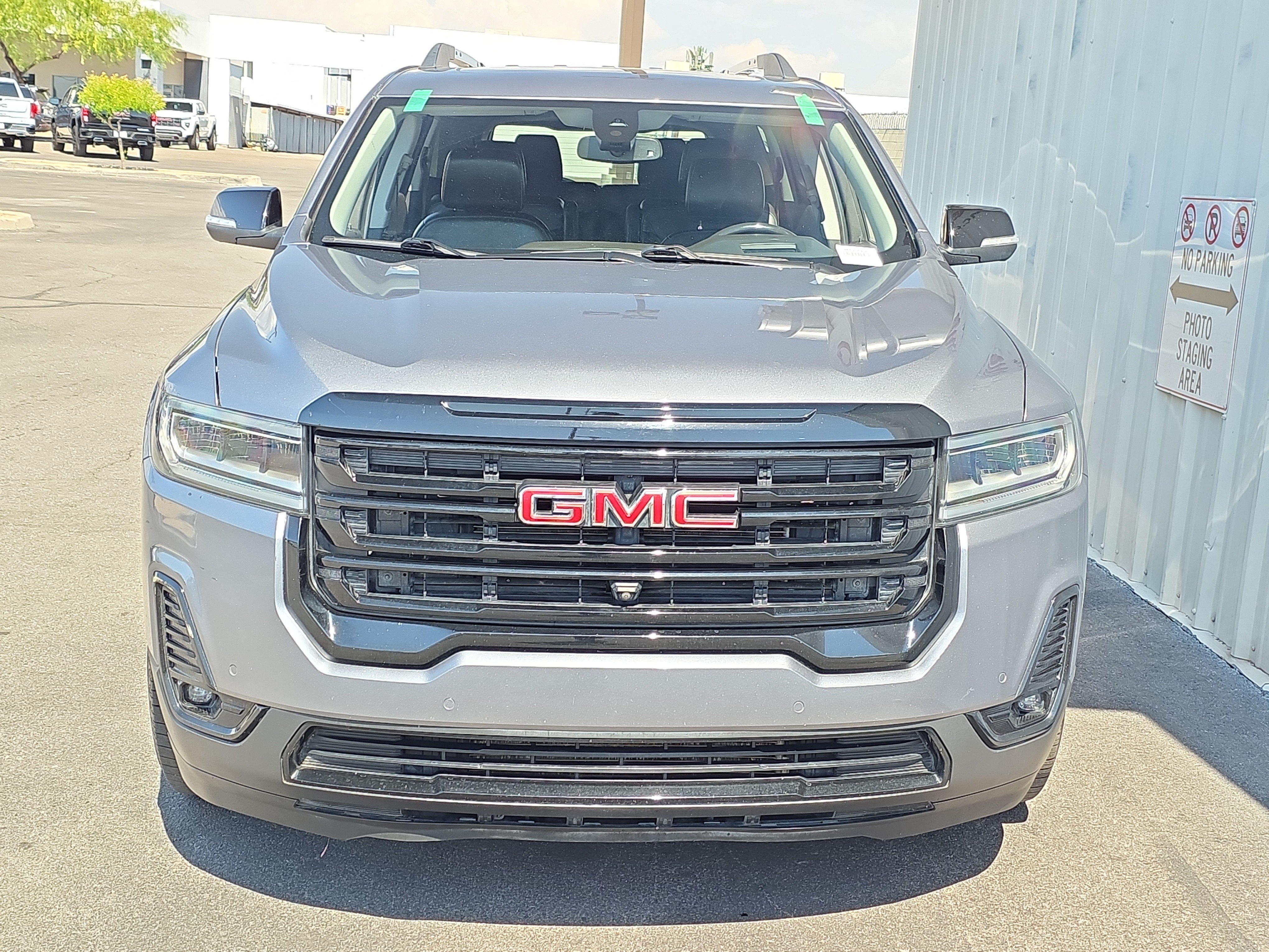 Used 2021 GMC Acadia SLT w/ Elevation Edition FWD image 2