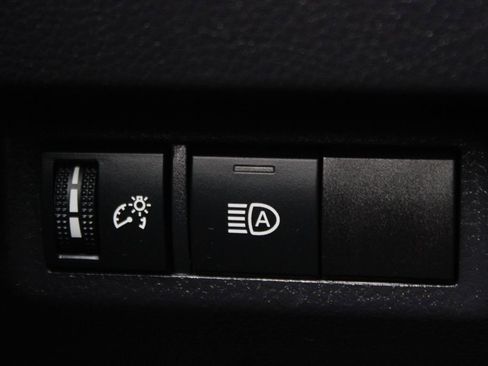 Used 2025 Toyota RAV4 XLE image 28