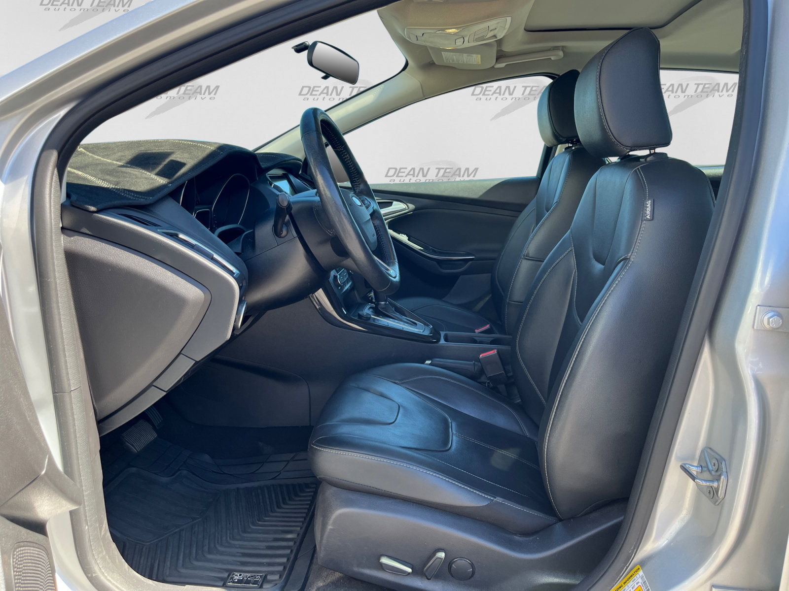 Used 2018 Ford Focus Titanium FWD image 11