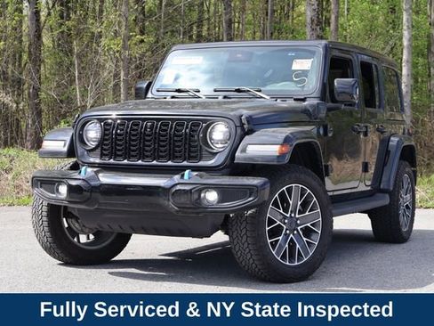 Used 2024 Jeep Wrangler High Altitude AWD/4WD image 2