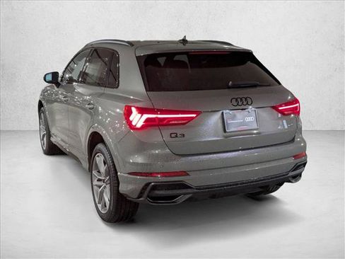 Certified 2025 Audi Q3 2.0T Premium image 9