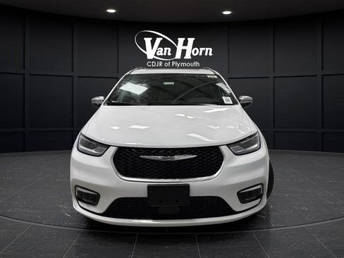 New 2026 Chrysler Pacifica Pinnacle w/ Trailer Tow Group image 13