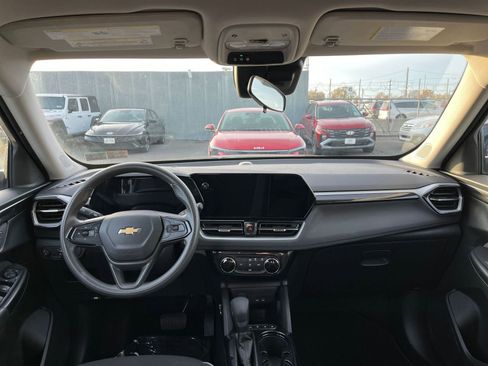 Used 2025 Chevrolet TrailBlazer LT image 31