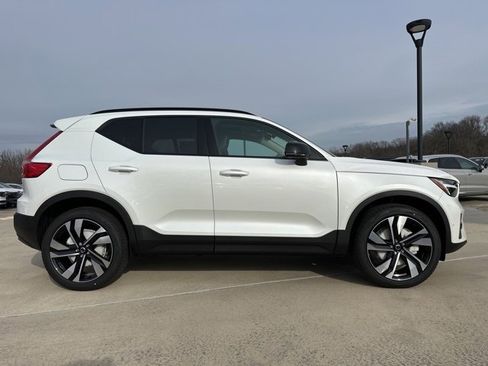 New 2026 Volvo XC40 B5 Plus w/ Protection Package Premier image 8