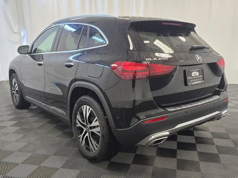 Used 2025 Mercedes-Benz GLA 250 4MATIC image 4