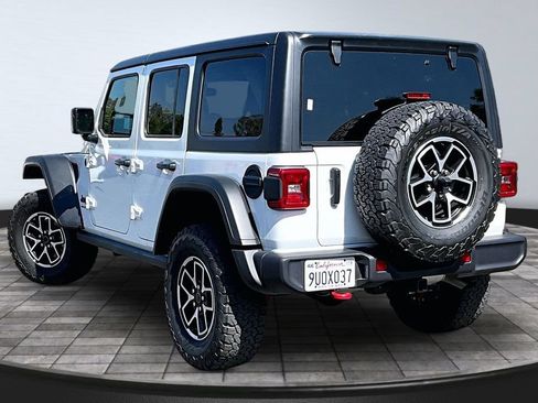 Certified 2025 Jeep Wrangler Unlimited Rubicon w/ Convenience Group AWD/4WD image 21