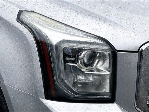 Used 2016 GMC Yukon Denali w/ Open Road Package image 28