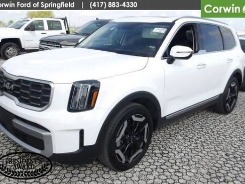 Used 2025 Kia Telluride S image 3