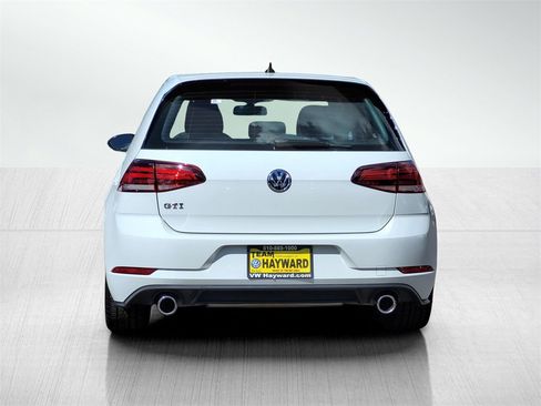 Used 2018 Volkswagen Golf 4-Door image 5