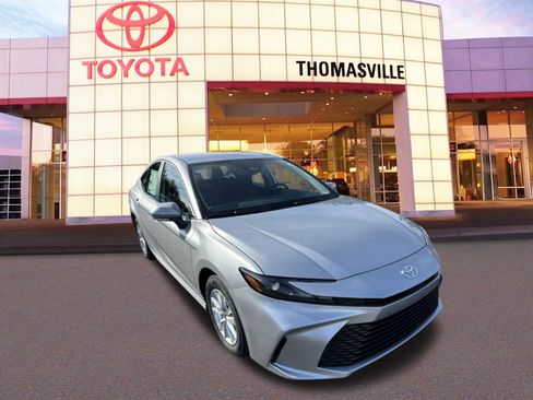 New 2025 Toyota Camry LE image 3