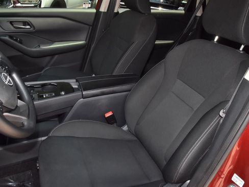 Used 2025 Nissan Rogue S FWD image 31