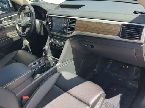 Certified 2023 Volkswagen Atlas SE w/ Black Wheel Package image 13