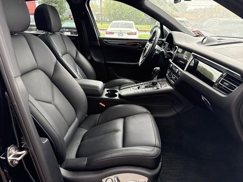 Used 2020 Porsche Macan S AWD/4WD image 2