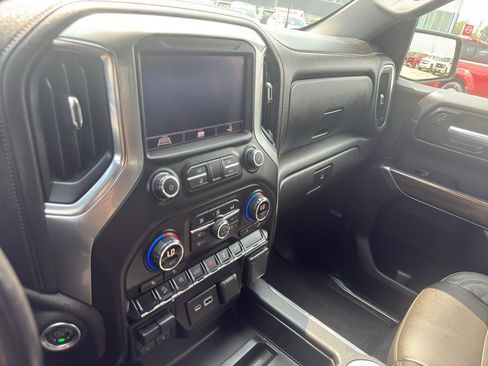 Certified 2020 Chevrolet Silverado 1500 RST AWD/4WD image 23