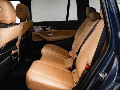 Certified 2024 Mercedes-Benz GLS 580 4MATIC image 37